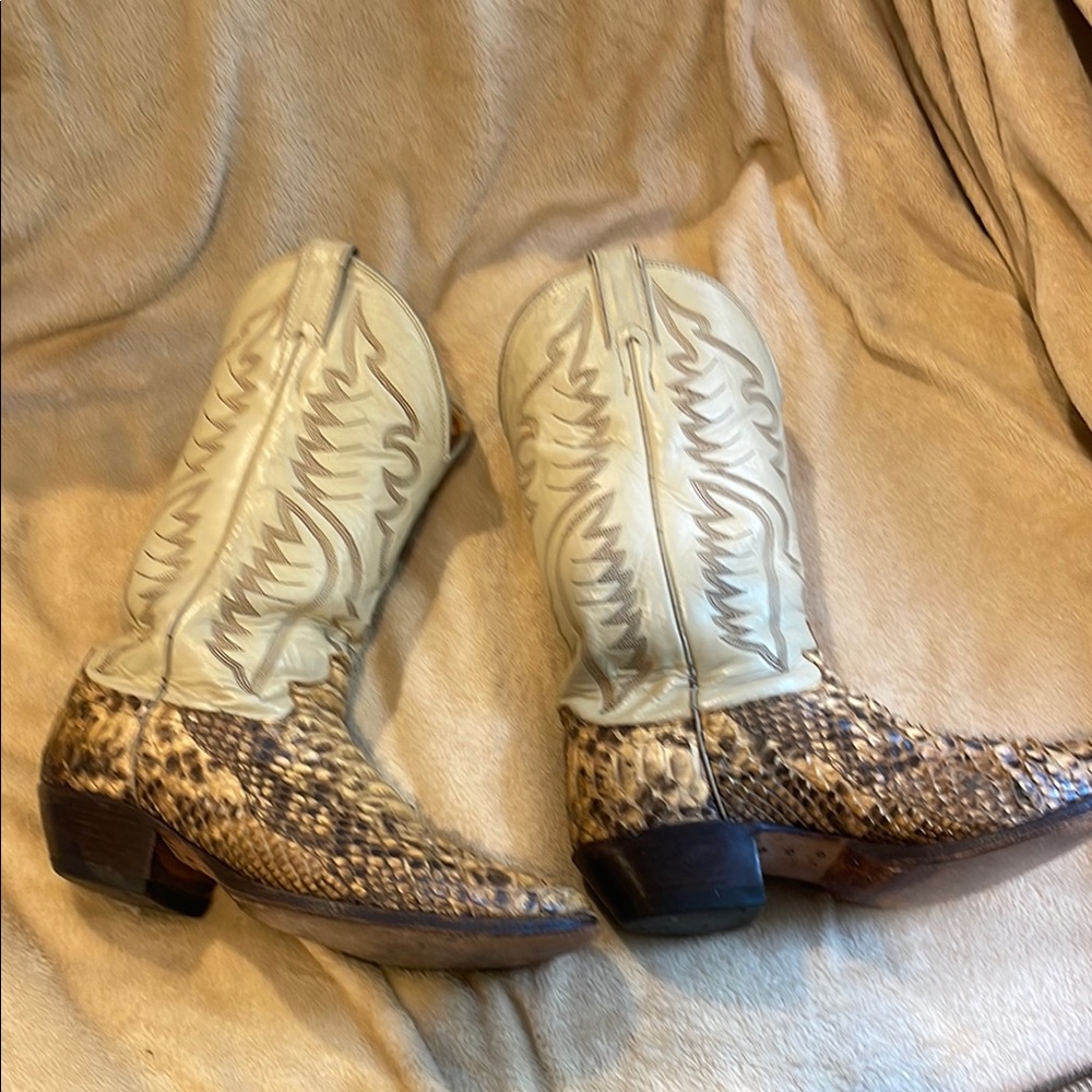 Snakeskin Cowboy Boots with Embossed Design - Picture 3 of 12